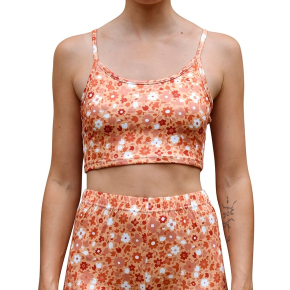 Bell bottom pants and crop cami top in gold floral - Picture 3 of 7